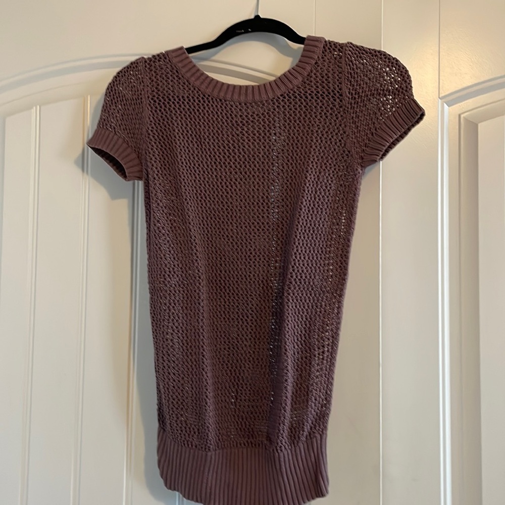 Lavender short sleeve summer sweater by Old Navy